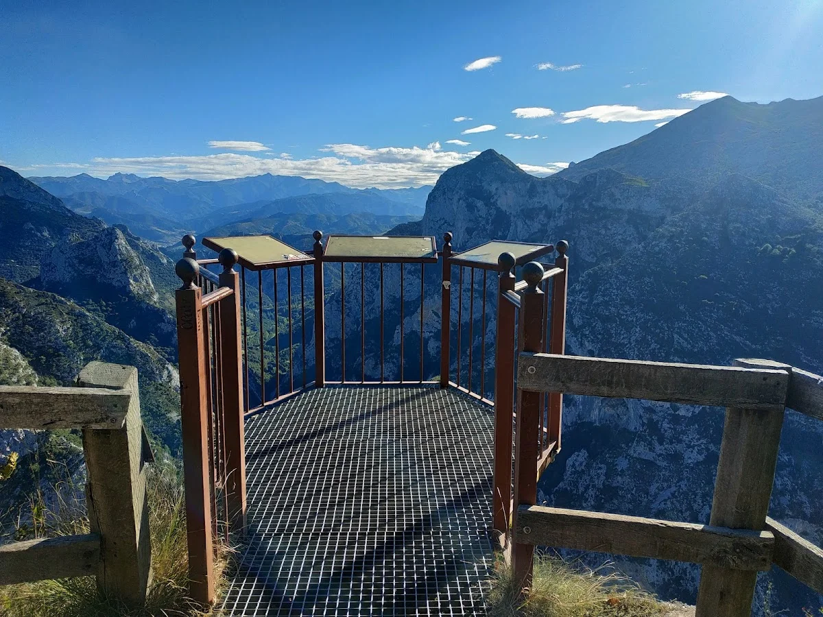 Saint Catherine Lookout